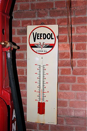 VEEDOL THERMOMETER - click to enlarge
